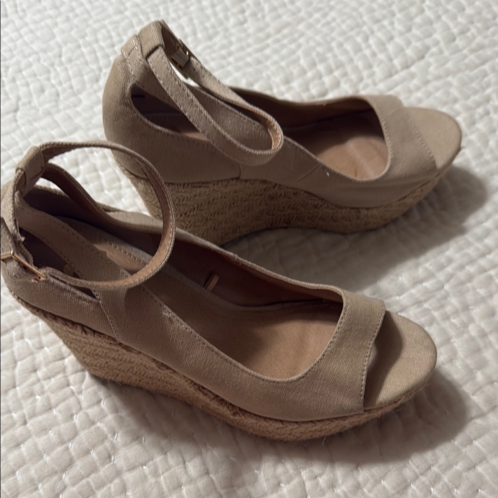 Women's Tan Wedge Sandals